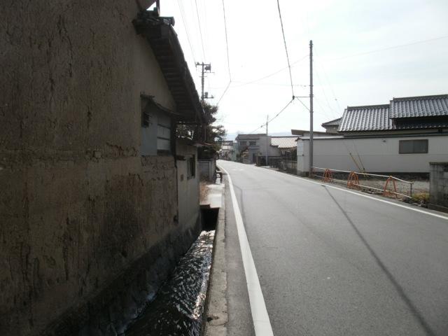 Local photos, including front road. Local (April 2013) Shooting