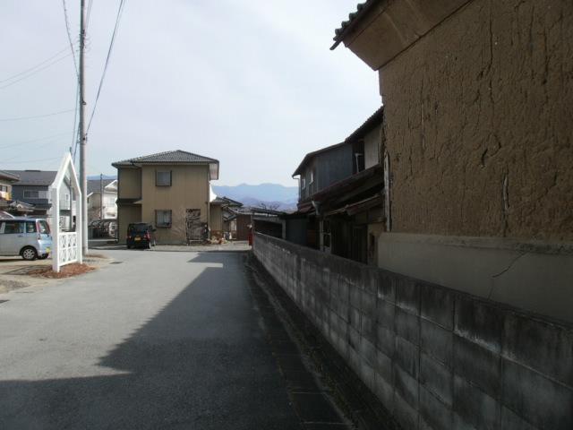 Local photos, including front road. Local (April 2013) Shooting