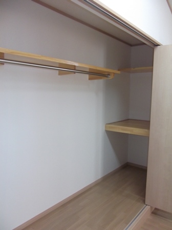 Receipt. With a convenient shelf on both sides