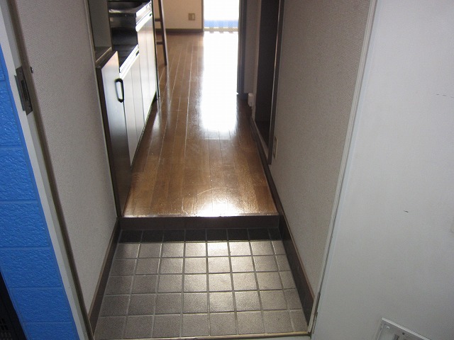 Entrance. It has taken from the front door! !