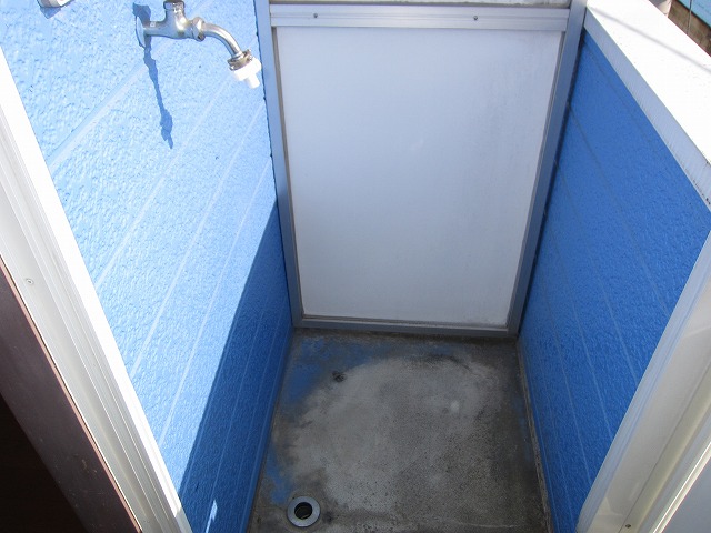 Other Equipment. Laundry Area is located in the veranda!