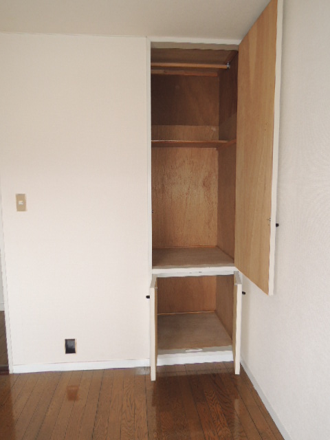 Receipt. Storage of Western-style