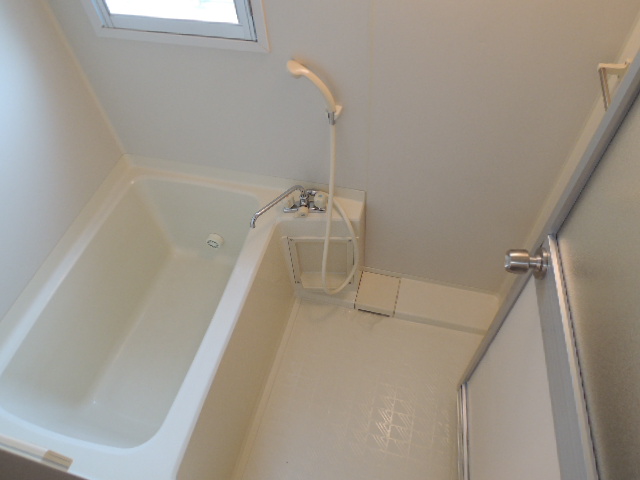 Bath. Reheating with bus