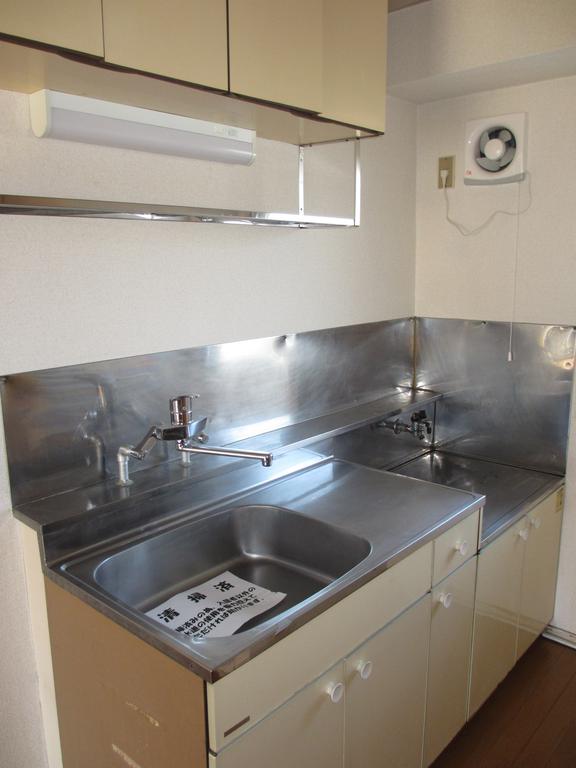 Kitchen. Spread of the kitchen