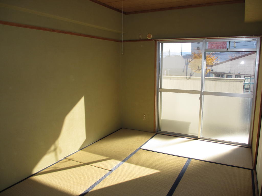 Other room space. Japanese-style room 6 tatami