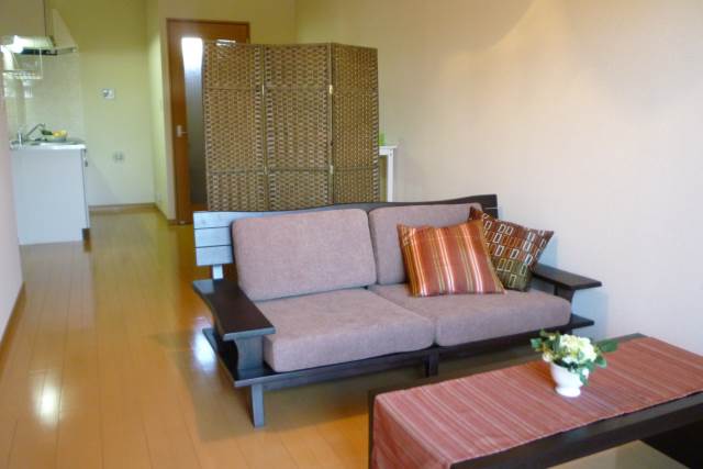 Living and room. model room Furniture is not attached