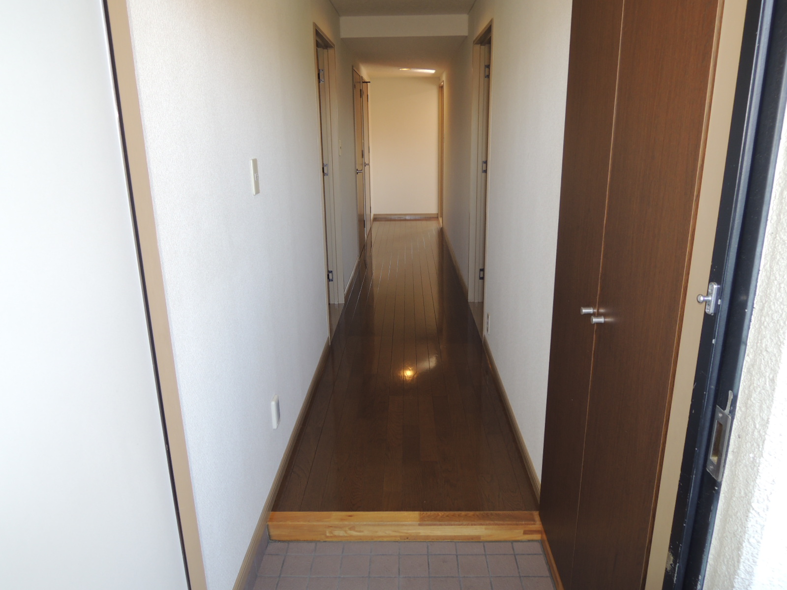 Entrance. Entrance hall