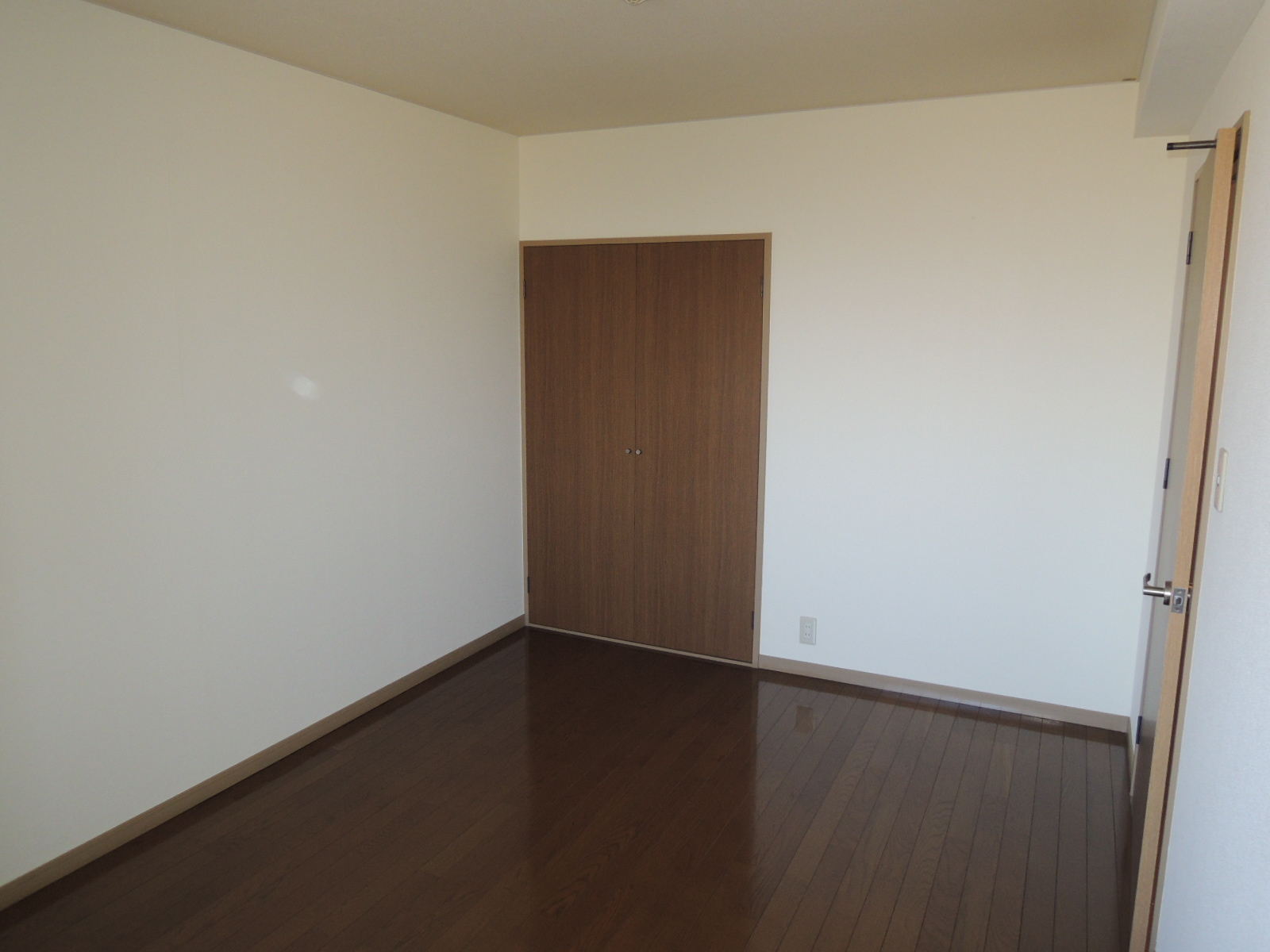 Receipt. Storage of Western-style