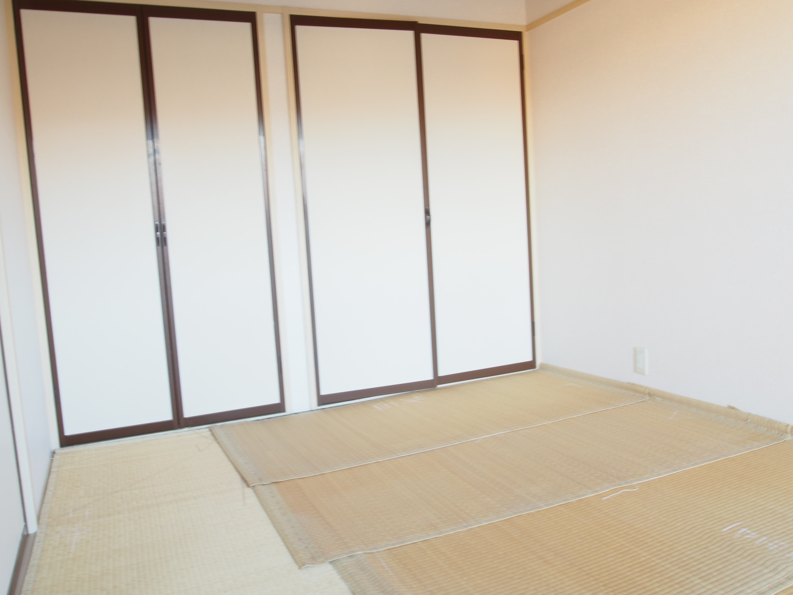 Other room space. Japanese-style room is also about one room is necessary.