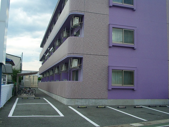 Other Equipment. East side ☆ Bicycle-parking space