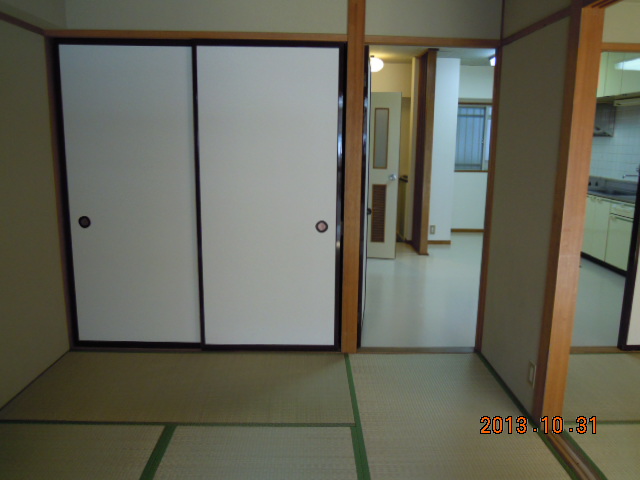 Other room space. Japanese-style room 6 tatami