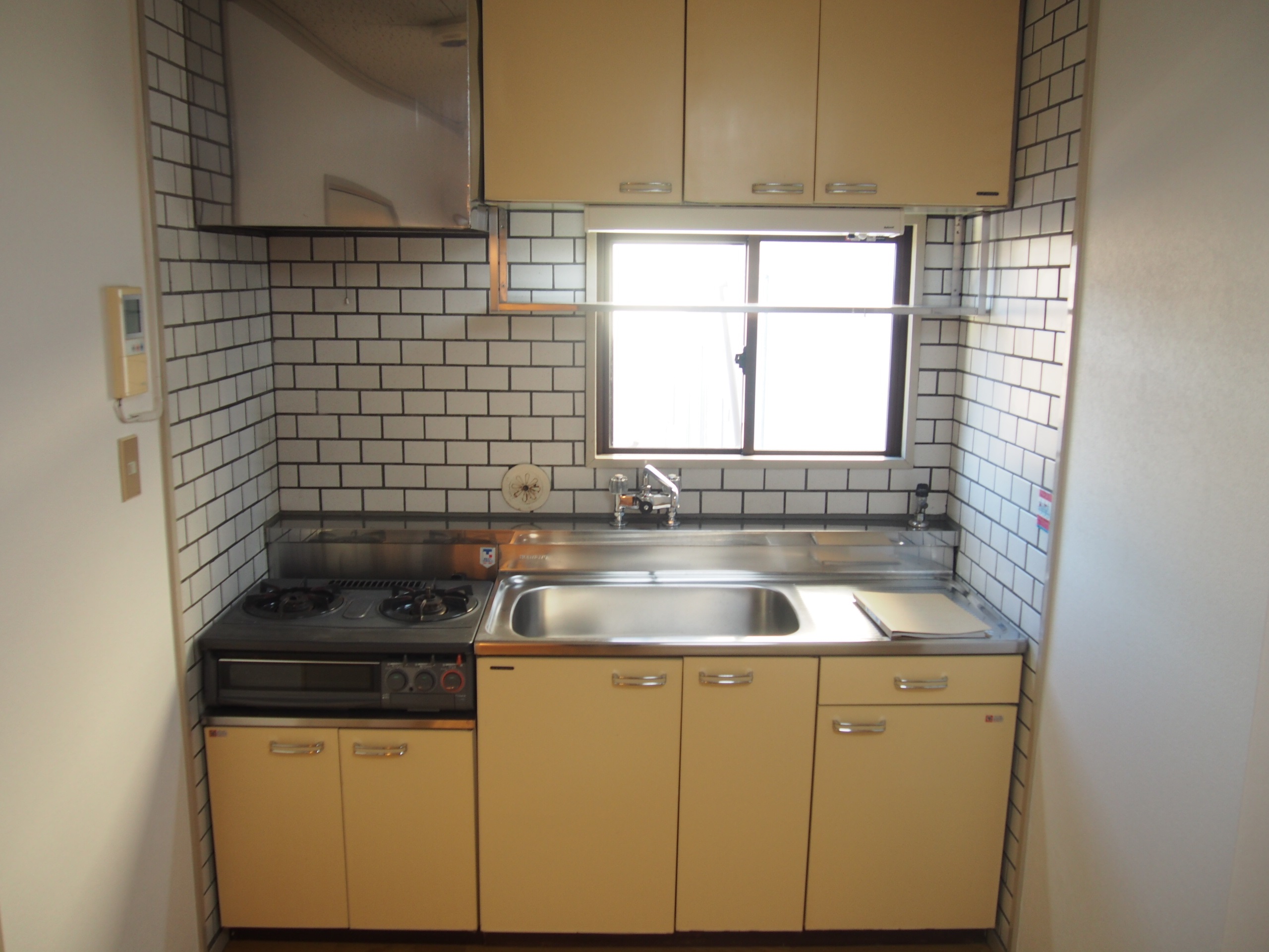 Kitchen. Clean kitchen