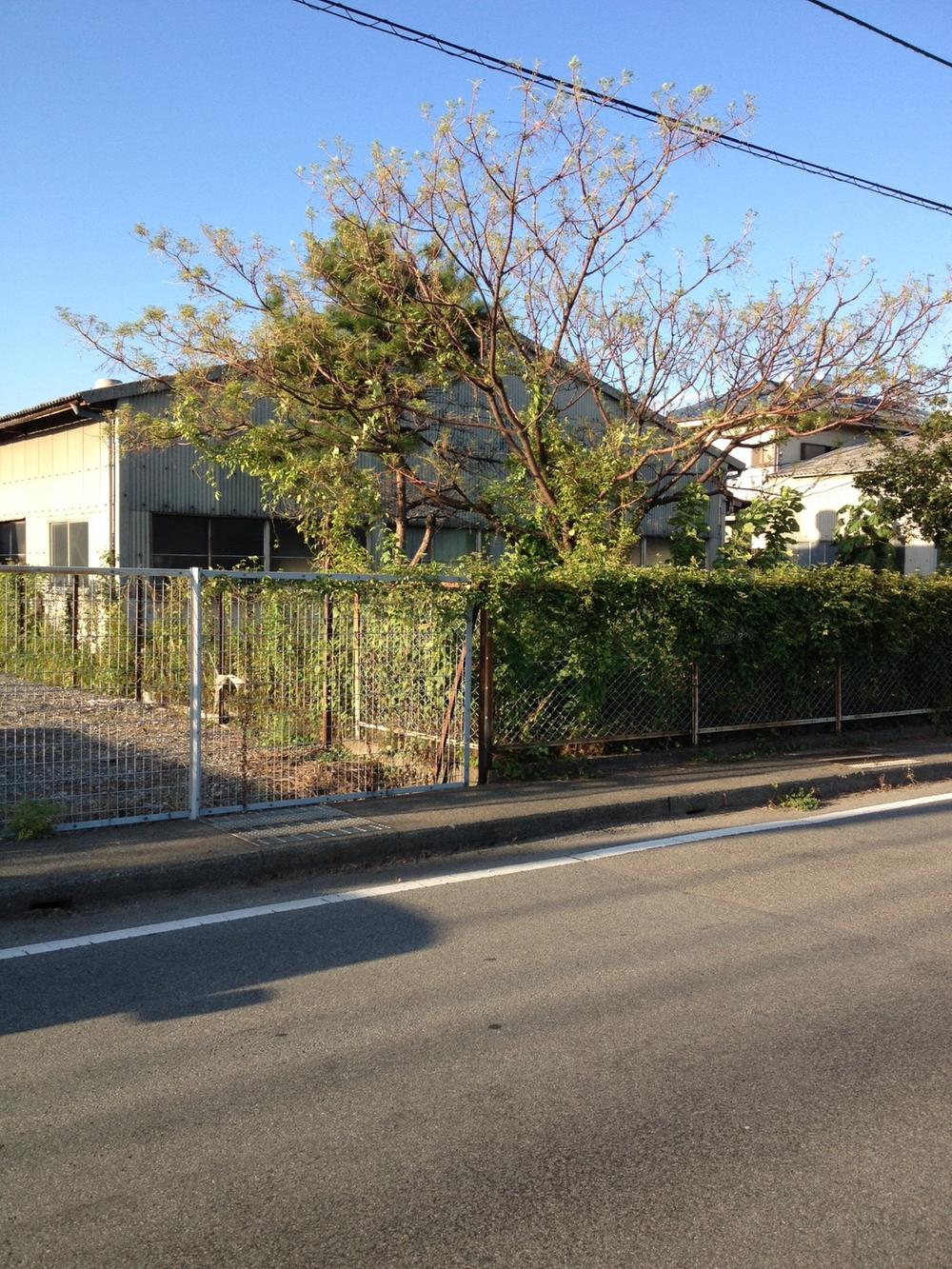 Local photos, including front road. Taken from the southeast side