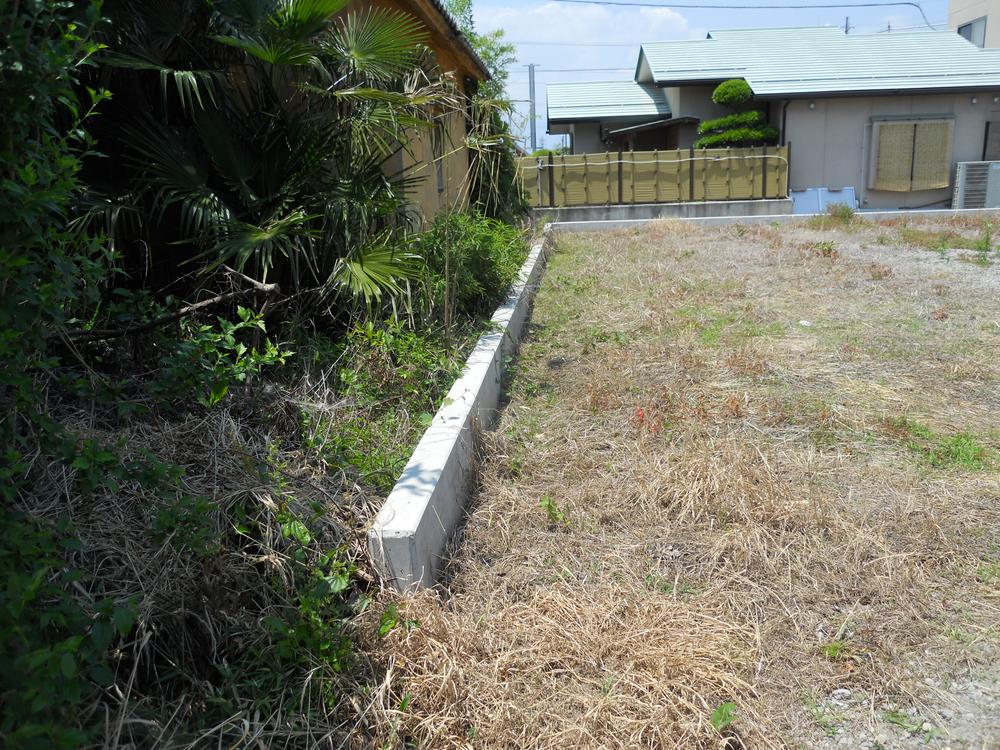 Other local. Boundary wall