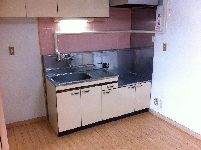 Kitchen. 303, Room floor renovated photo