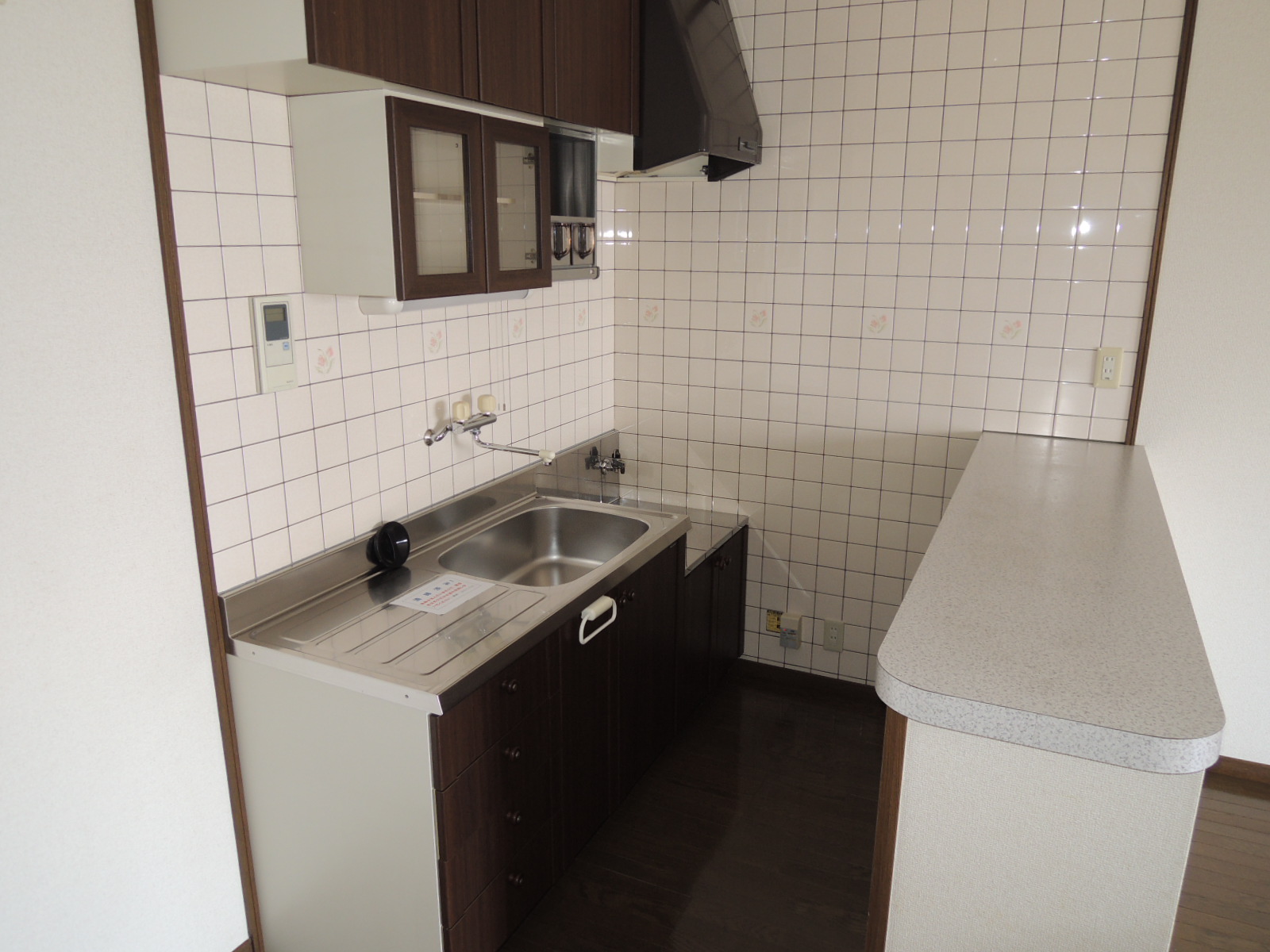 Kitchen. Under-counter is housed