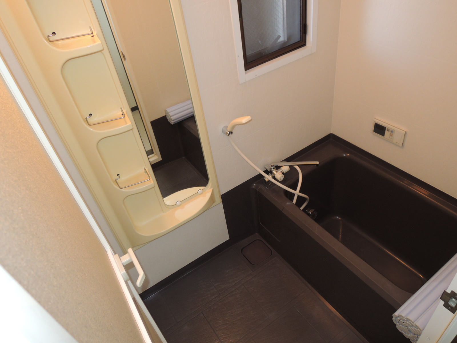 Bath. Reheating with hot water supply