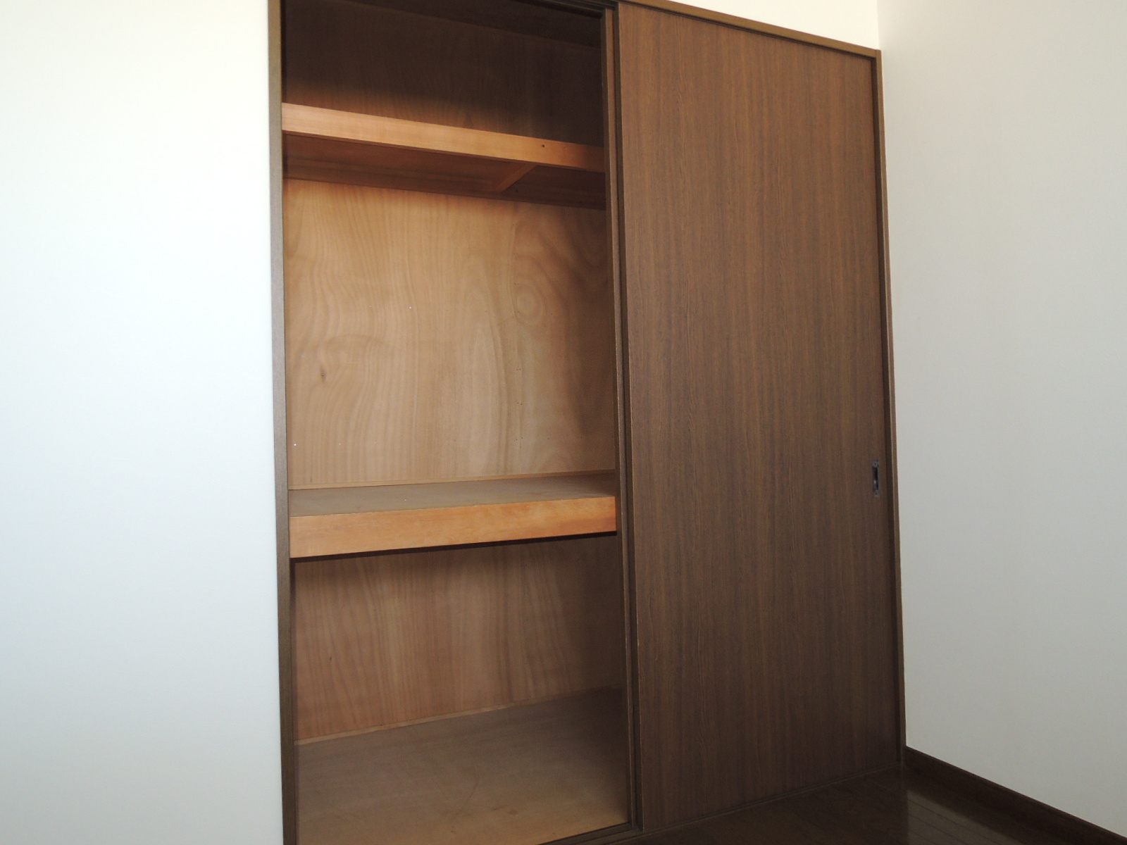 Receipt. Storage of Western-style