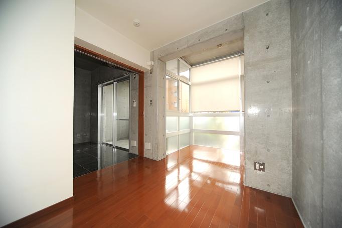 Other room space. Bright Western-style of with sun room