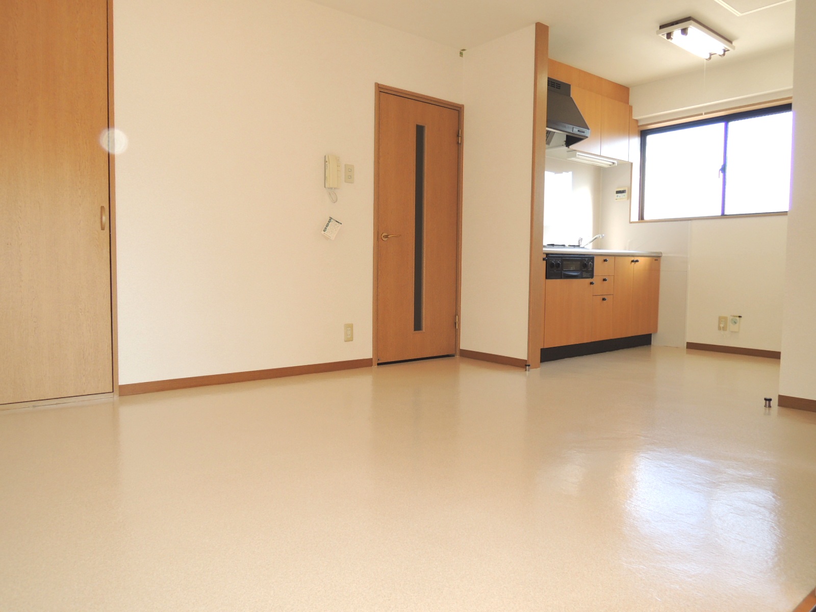 Living and room. LDK There are storage.