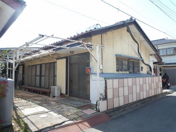 Local land photo. You delivery in the vacant lot after building demolition