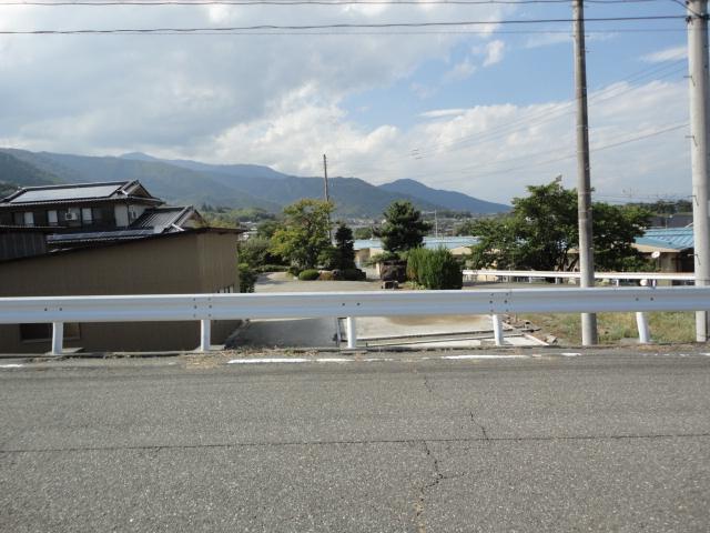 View photos from the local. View from local (September 2013) Shooting