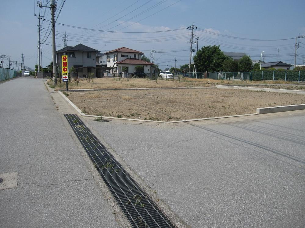 Local photos, including front road. Local (August 2013) Shooting