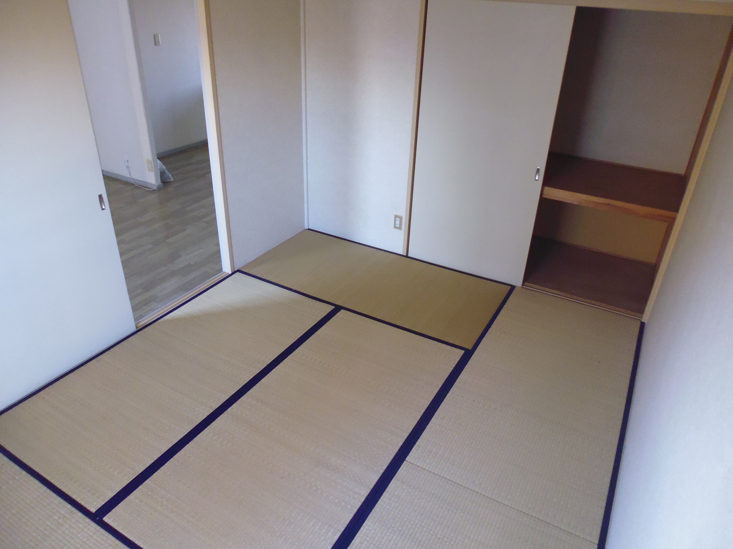 Living and room. After all, I'm Japanese, if Japanese-style room.